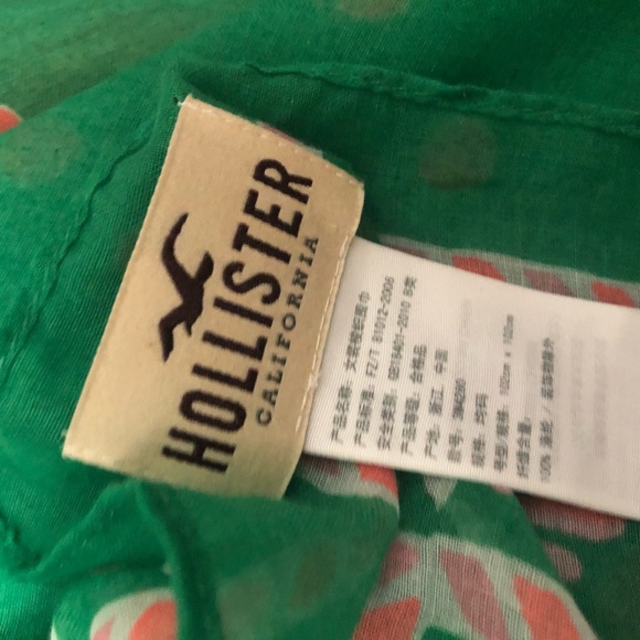 Hollister Green and Pink 39”square Scarf - Picture 4 of 4